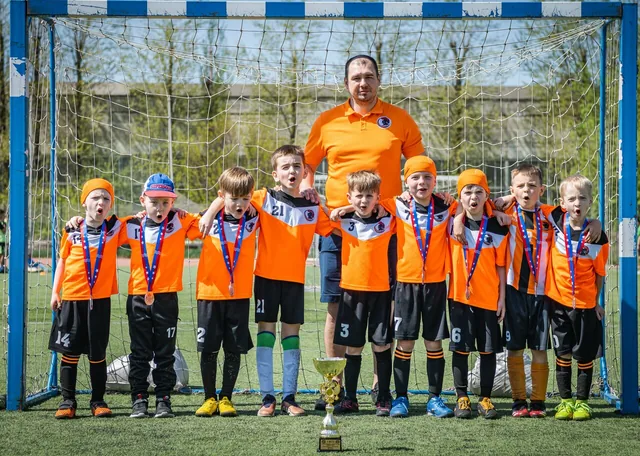 Футбольная школа — Триумф